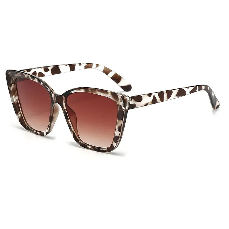 Noir Cat-Eye Elegance – Vintage Chic Sunglasses